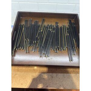 Atlas HO Scale Train Tracks Lot Of 61 pieces 9 inch Straight Snap Track